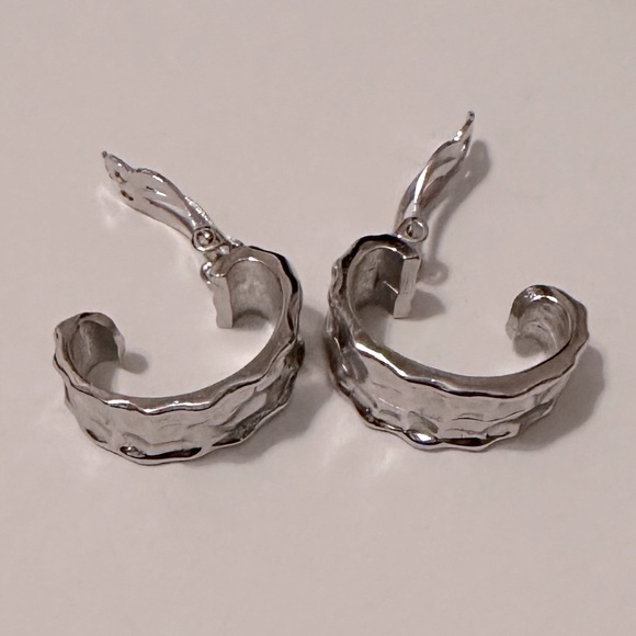 Earrings - Picture 2 of 3